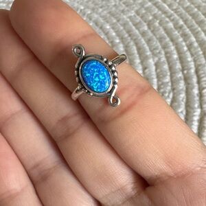 Silver Ring with beautiful blue stone! Size 6 - stamped 925